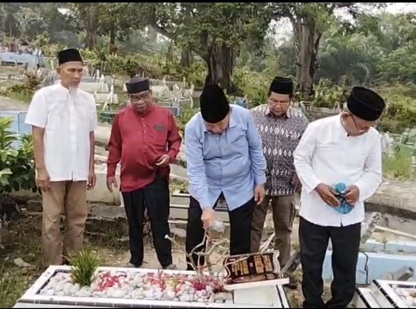 Pengurus PB MABMI Ziarahi Makam Dato&rsquo; Seri Syamsul Arifin, Integritas Kepemimpinannya Diharapkan Jadi &ldquo;Role Model&rdquo;